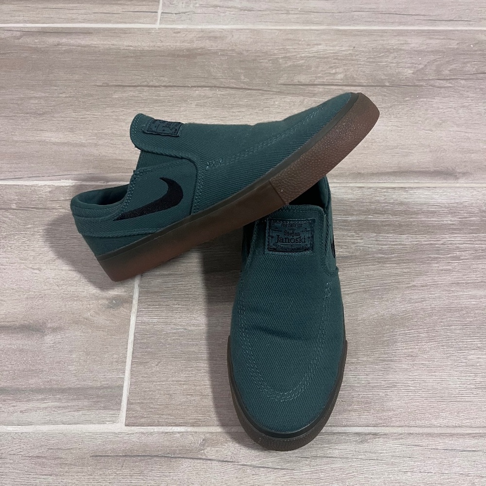 Nike SB slip-on sneaker